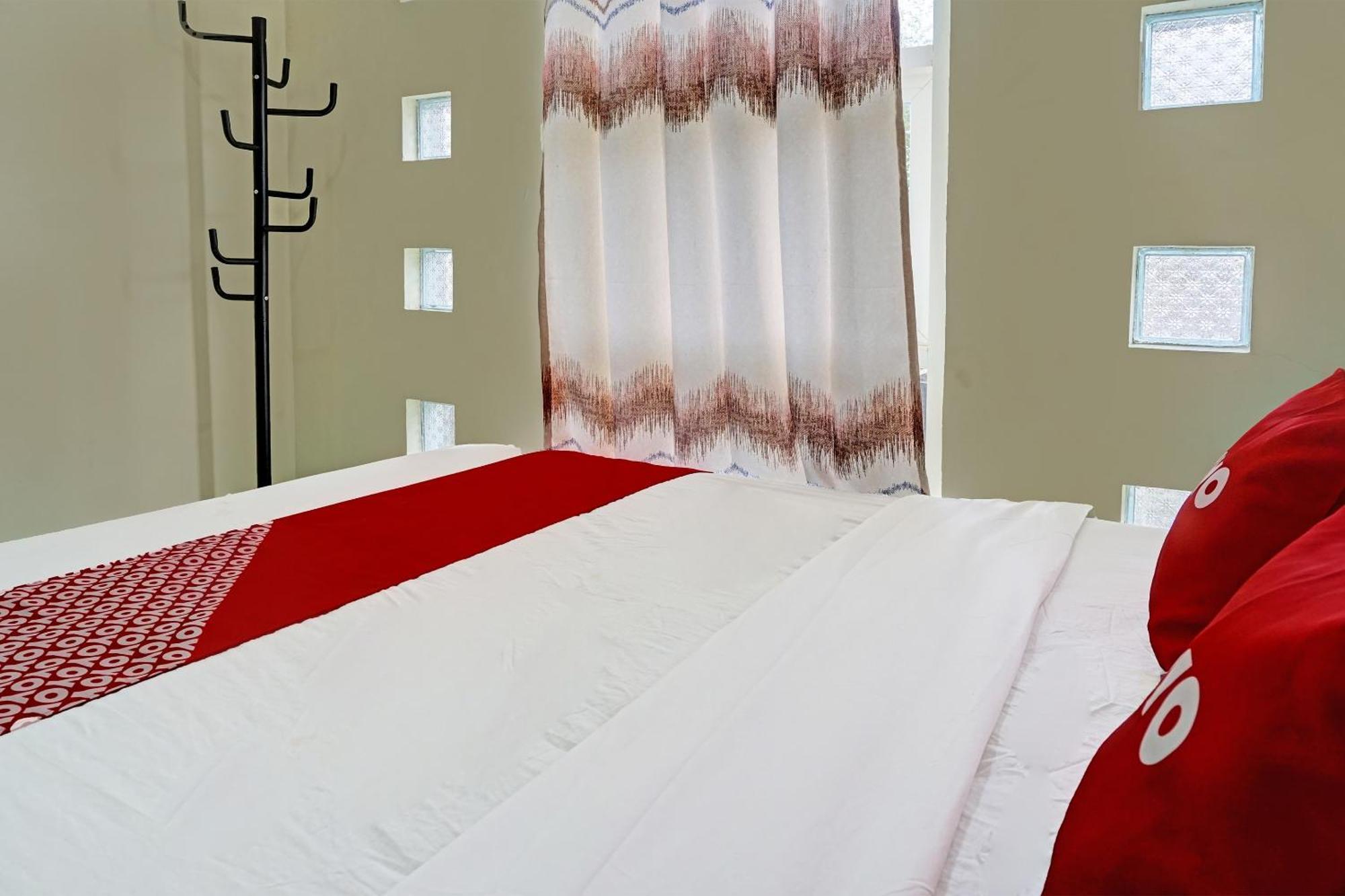 Oyo 91707 Jannah Homestay Syariah Dau Kültér fotó