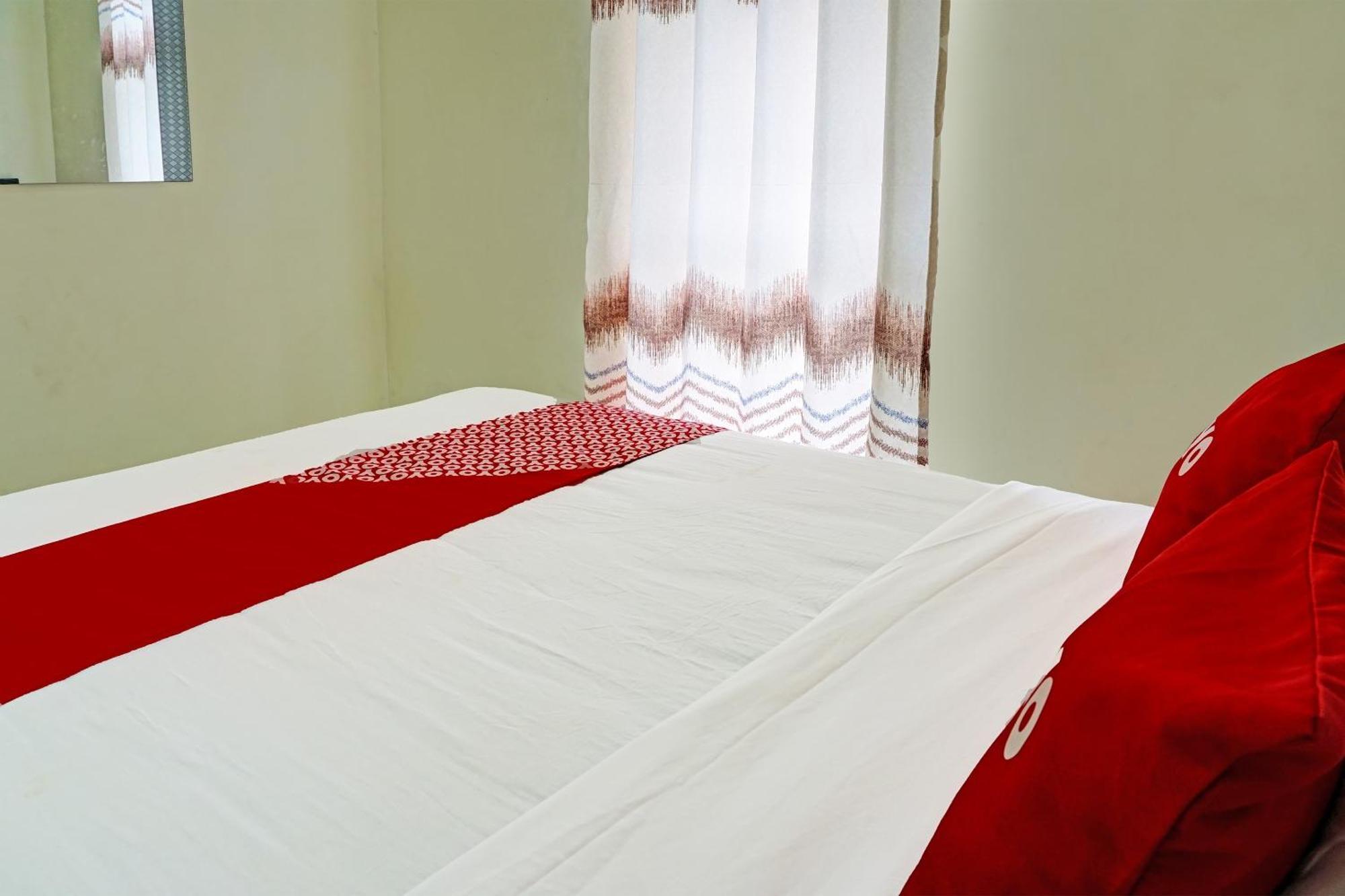 Oyo 91707 Jannah Homestay Syariah Dau Kültér fotó