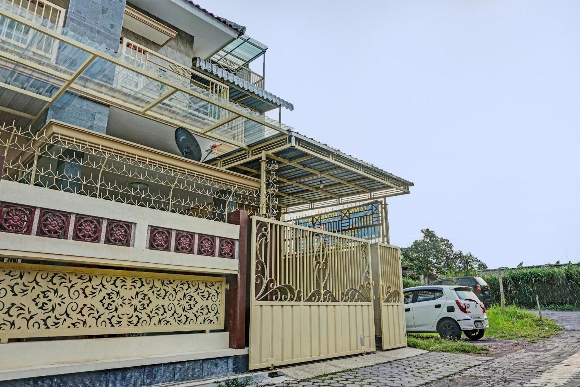 Oyo 91707 Jannah Homestay Syariah Dau Kültér fotó
